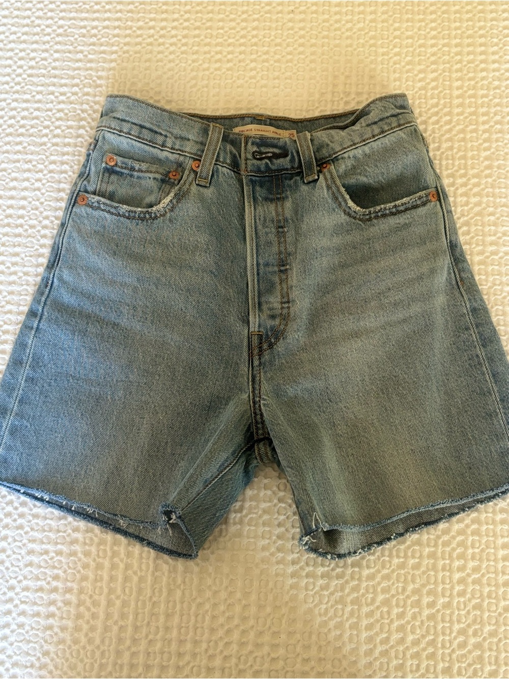 LEVI’S Women’s Light Blue Denim Shorts